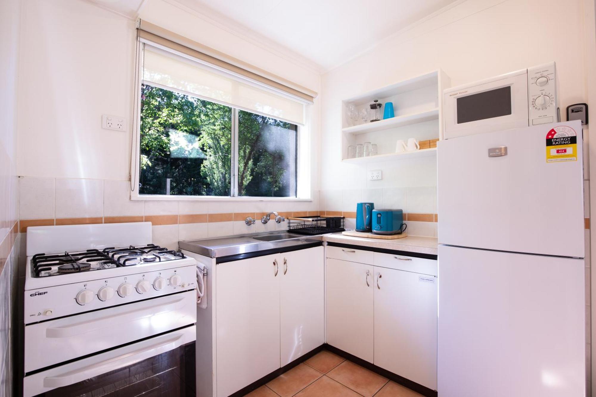 Adina Lodge Holiday Apartments Брайт Стая снимка