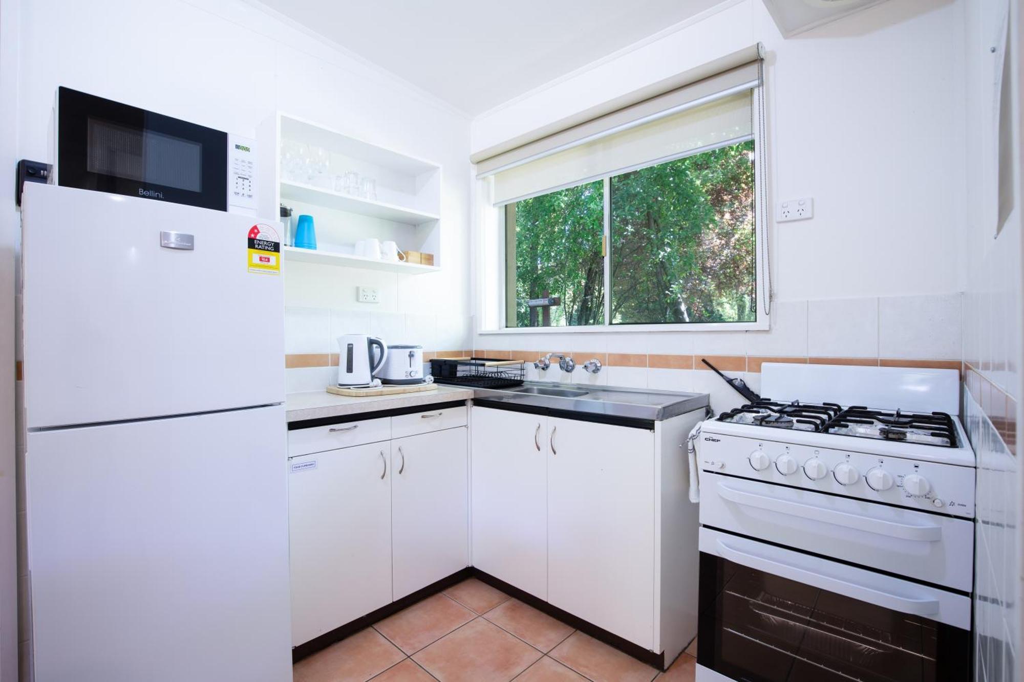 Adina Lodge Holiday Apartments Брайт Стая снимка