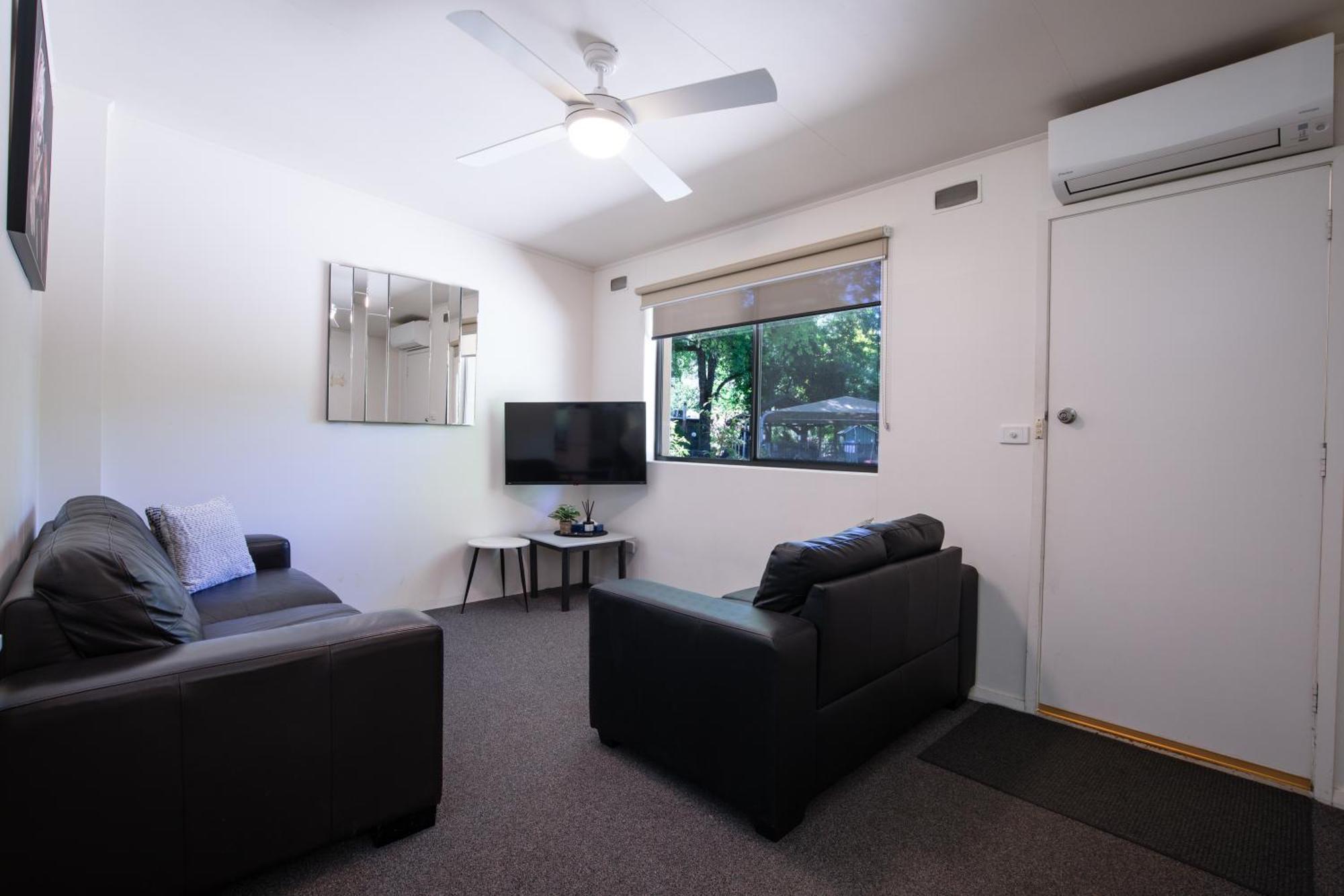 Adina Lodge Holiday Apartments Брайт Екстериор снимка