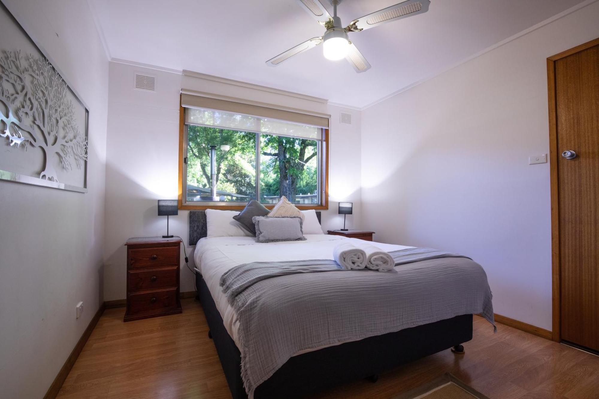 Adina Lodge Holiday Apartments Брайт Стая снимка