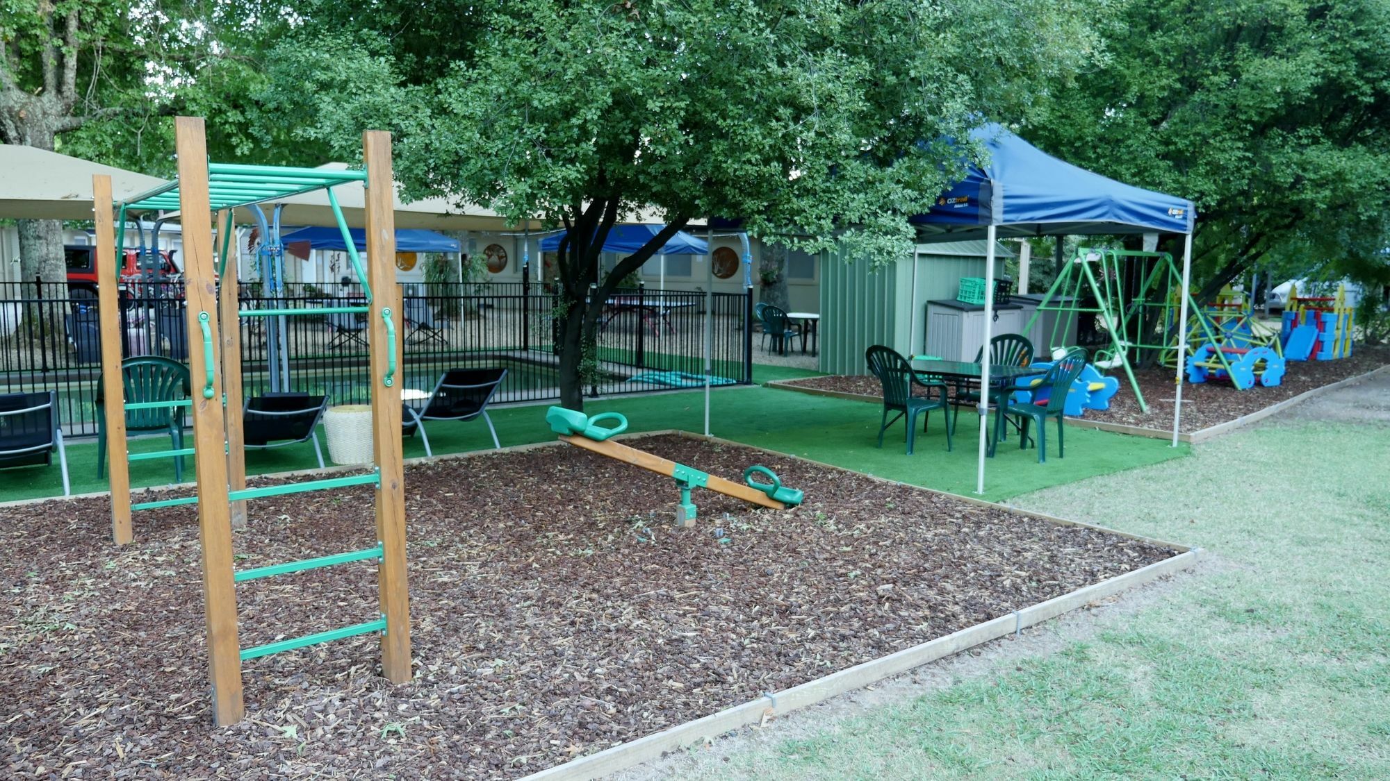 Adina Lodge Holiday Apartments Брайт Екстериор снимка
